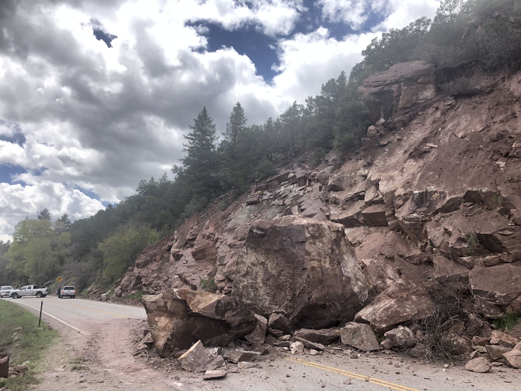 Massive rock crashes onto 133, closing it